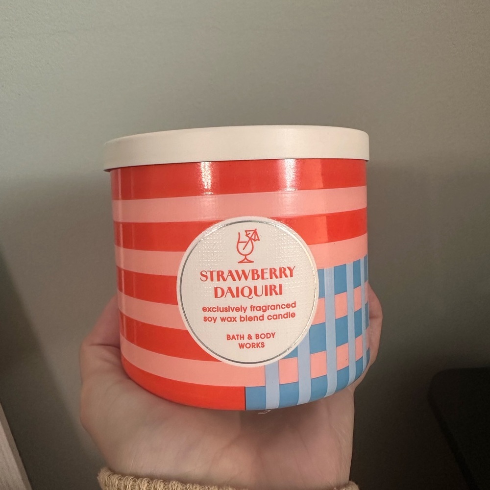 Bath & Body Works Strawberry Daiquiri 3 Wick Candle